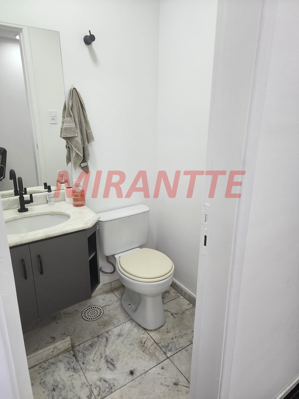 Comercial de 42m² em Santana