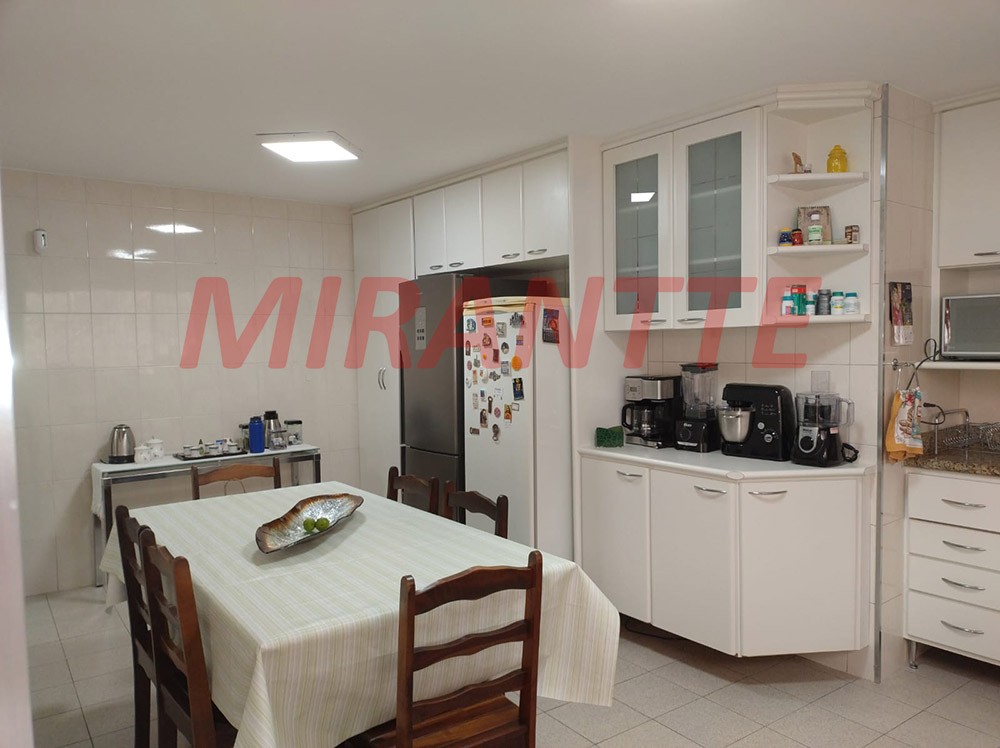 Casa terrea de 200m² com 4 quartos em Vila Aurora