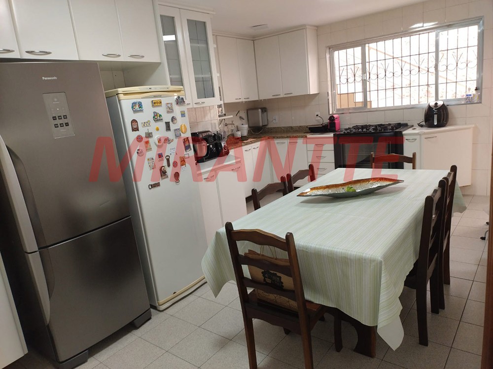 Casa terrea de 200m² com 4 quartos em Vila Aurora