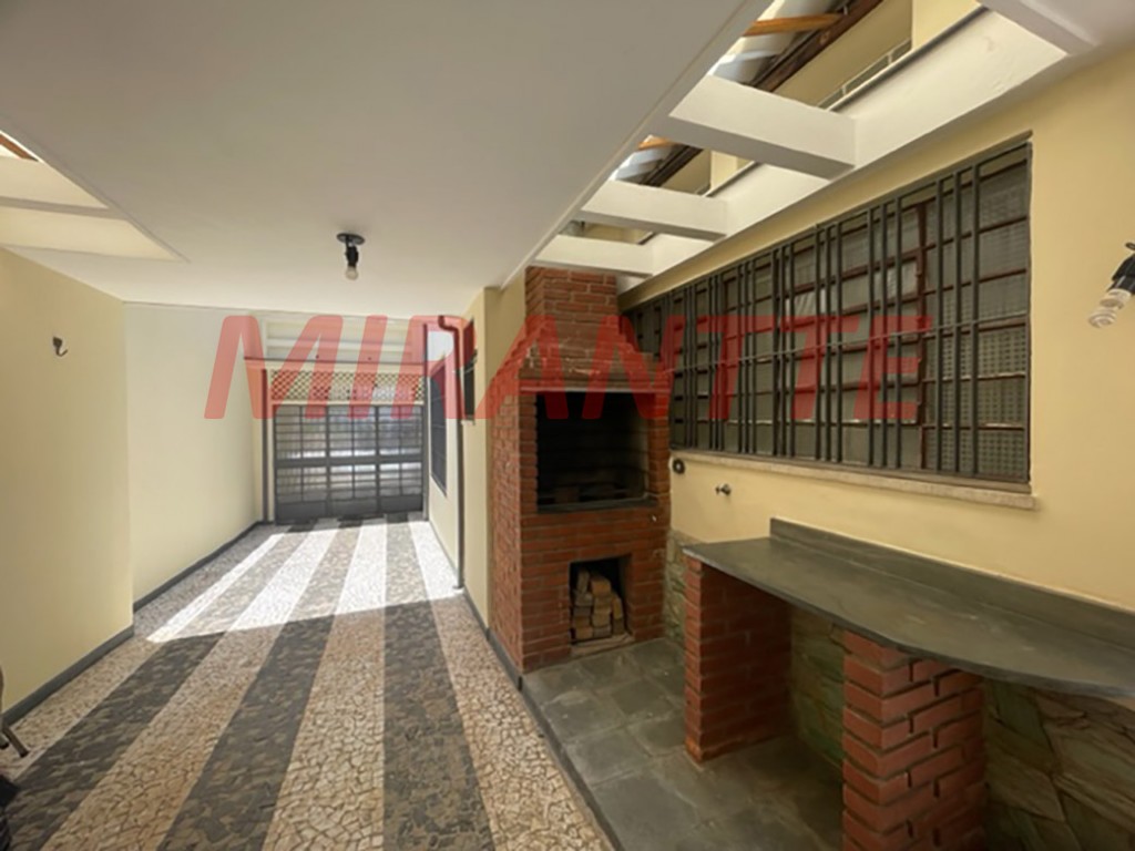 Sobrado de 240m² com 4 quartos em Santana