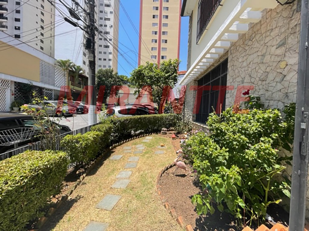 Sobrado de 240m² com 4 quartos em Santana