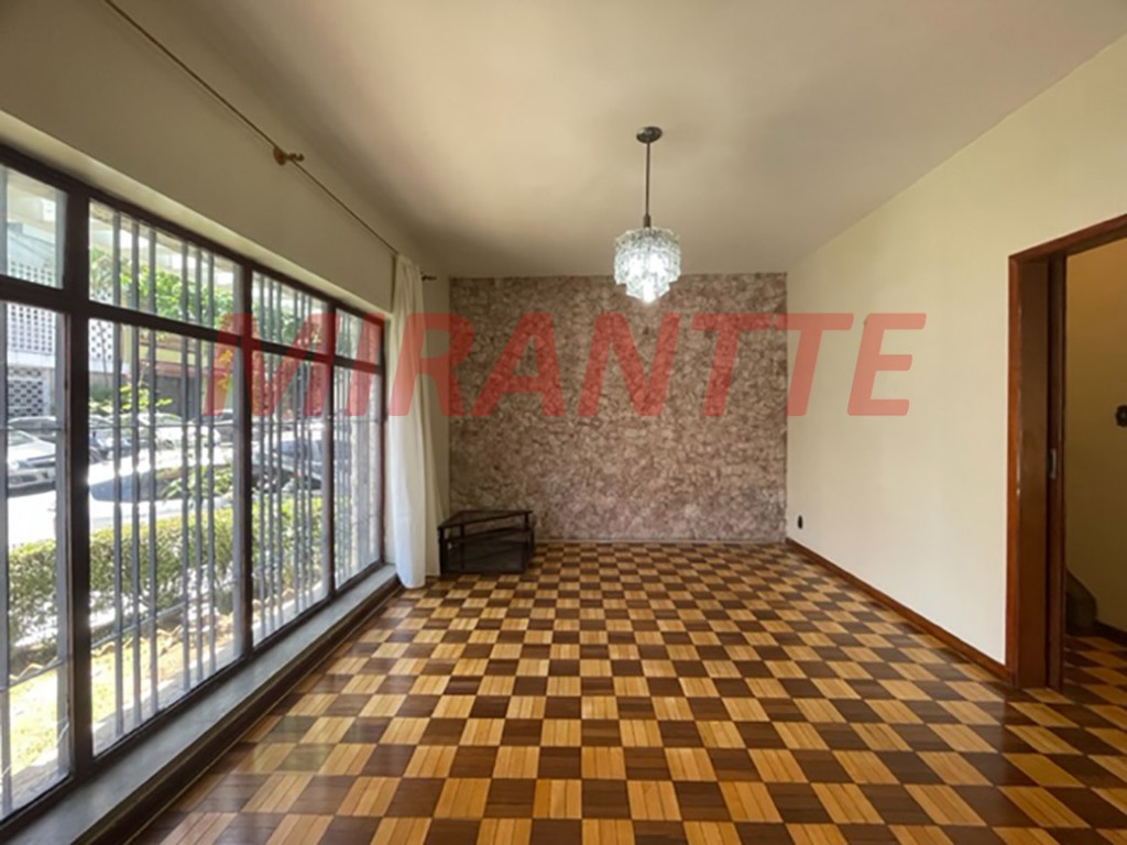Sobrado de 240m² com 4 quartos em Santana