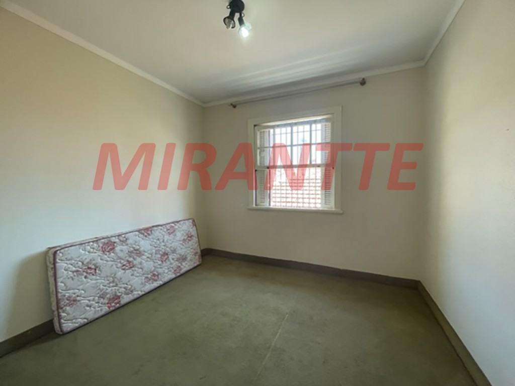 Sobrado de 240m² com 4 quartos em Santana