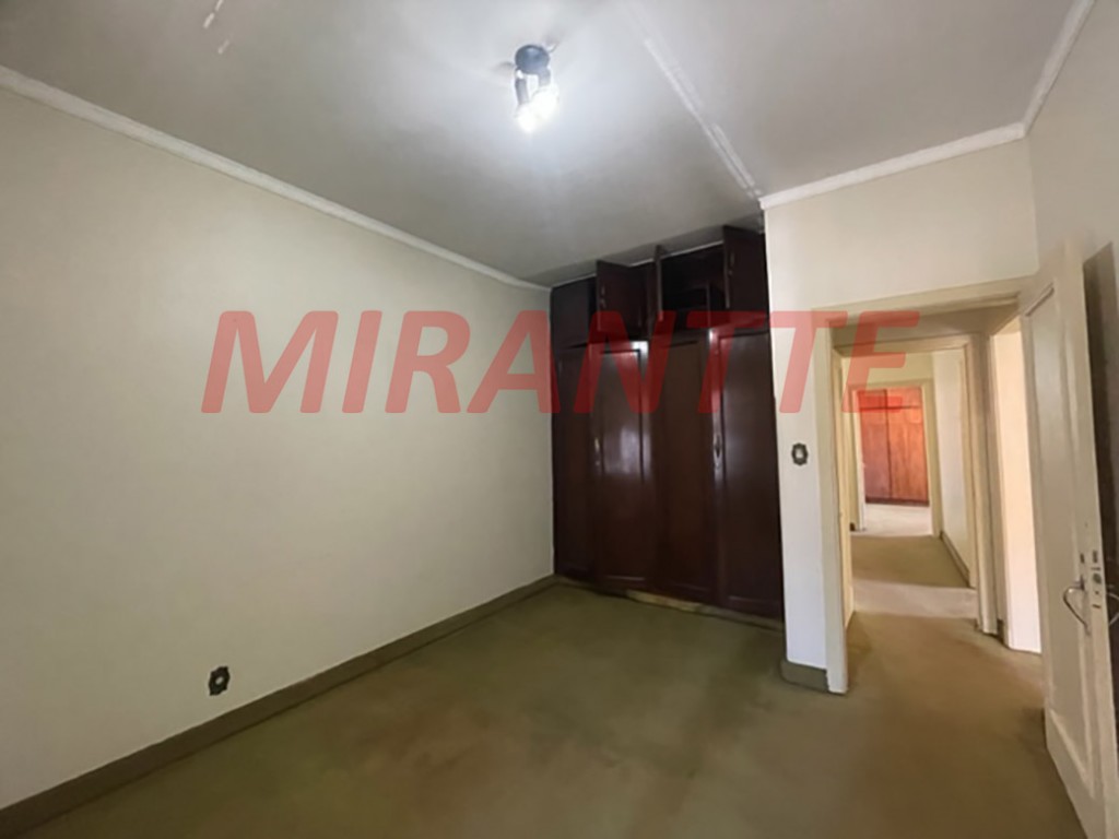 Sobrado de 240m² com 4 quartos em Santana