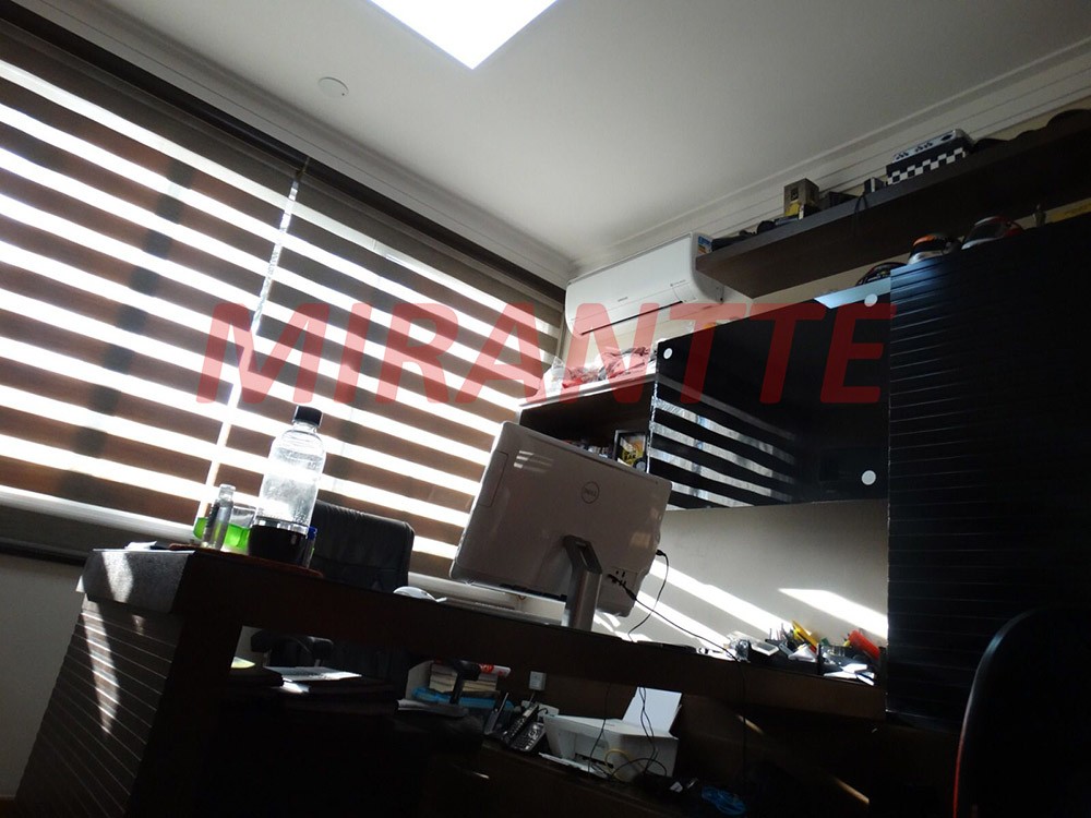 Cond. fechado de 416m² com 4 quartos em Chácara Areal