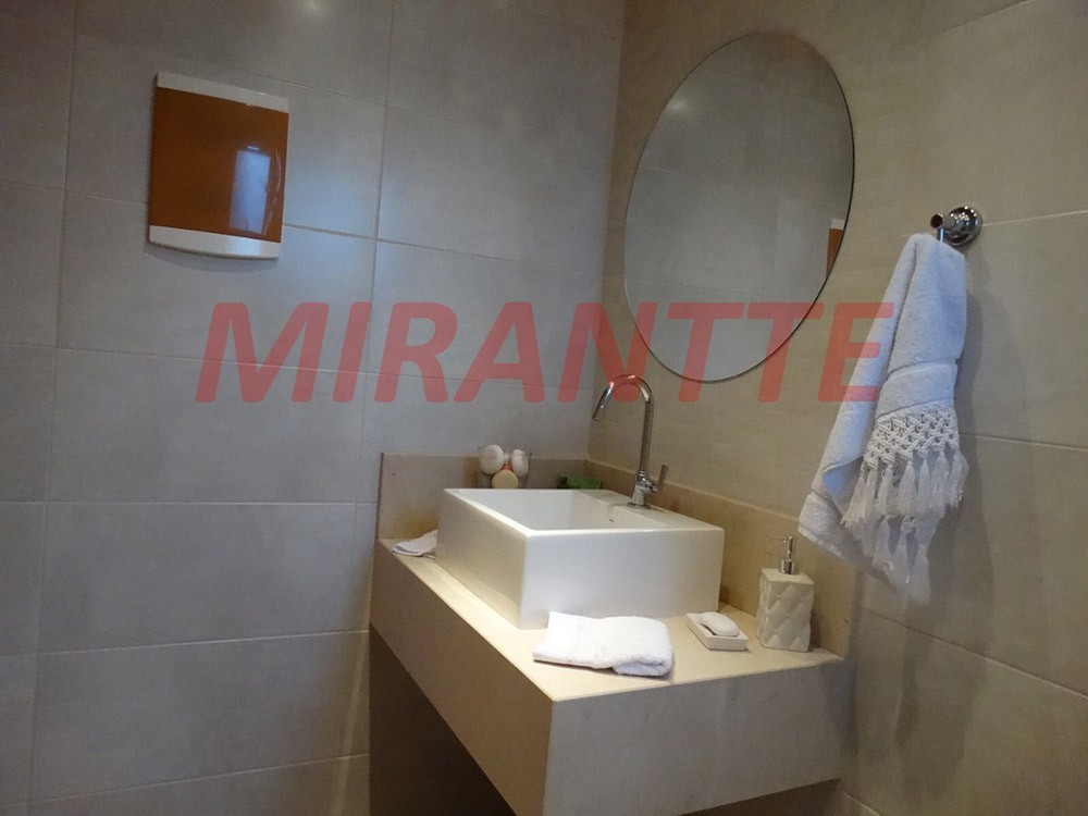 Cond. fechado de 416m² com 4 quartos em Chácara Areal