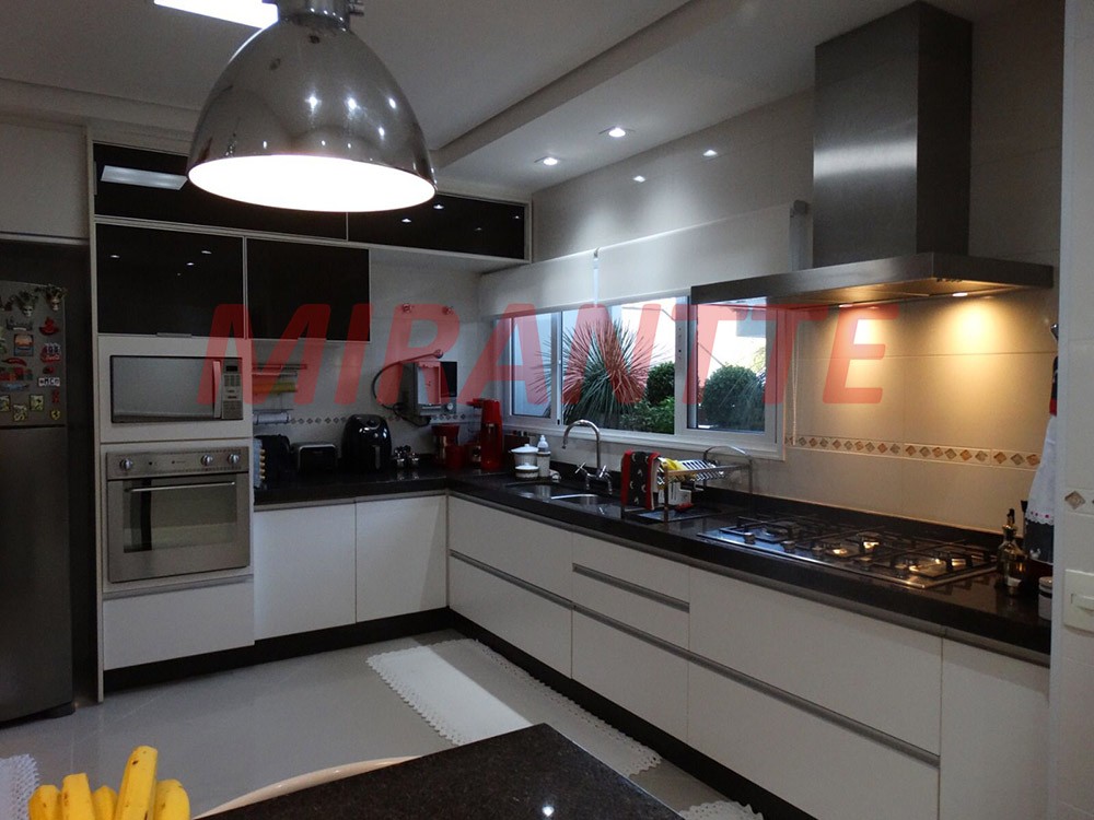 Cond. fechado de 416m² com 4 quartos em Chácara Areal