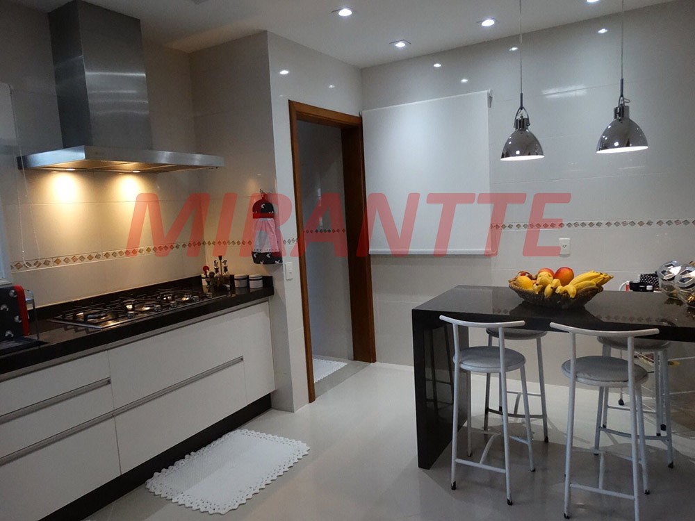 Cond. fechado de 416m² com 4 quartos em Chácara Areal