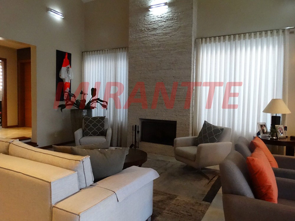 Cond. fechado de 416m² com 4 quartos em Chácara Areal
