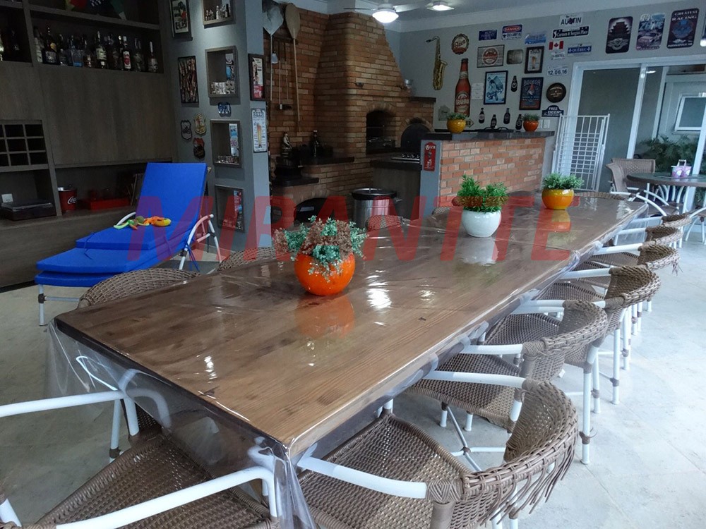 Cond. fechado de 416m² com 4 quartos em Chácara Areal
