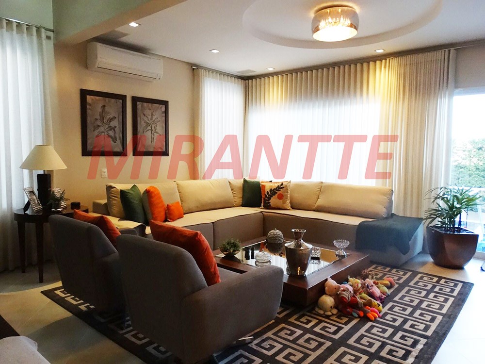 Cond. fechado de 416m² com 4 quartos em Chácara Areal