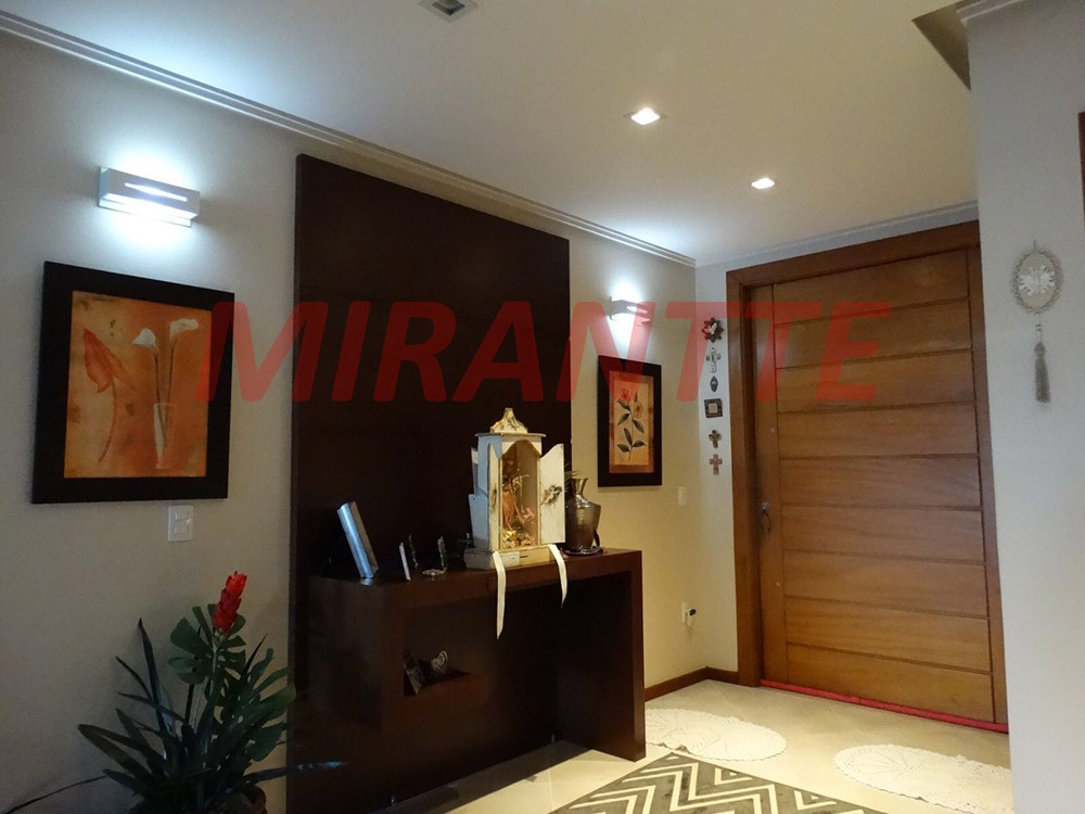 Cond. fechado de 416m² com 4 quartos em Chácara Areal