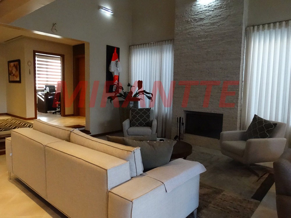 Cond. fechado de 416m² com 4 quartos em Chácara Areal