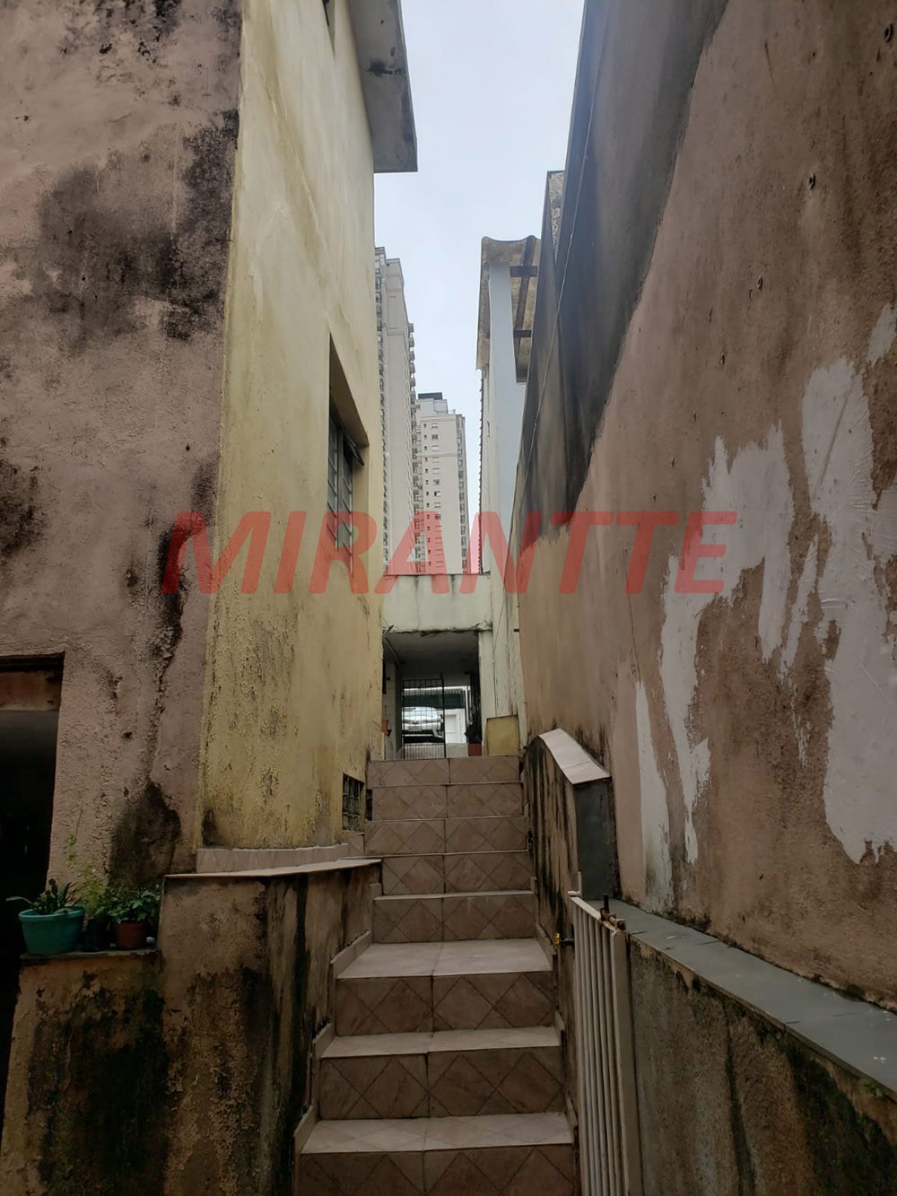 Sobrado de 200m² com 5 quartos em Santana