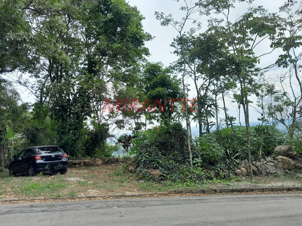 Terreno de 1754m² em Caieras