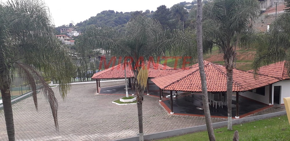 Terreno de 1754m² em Caieras