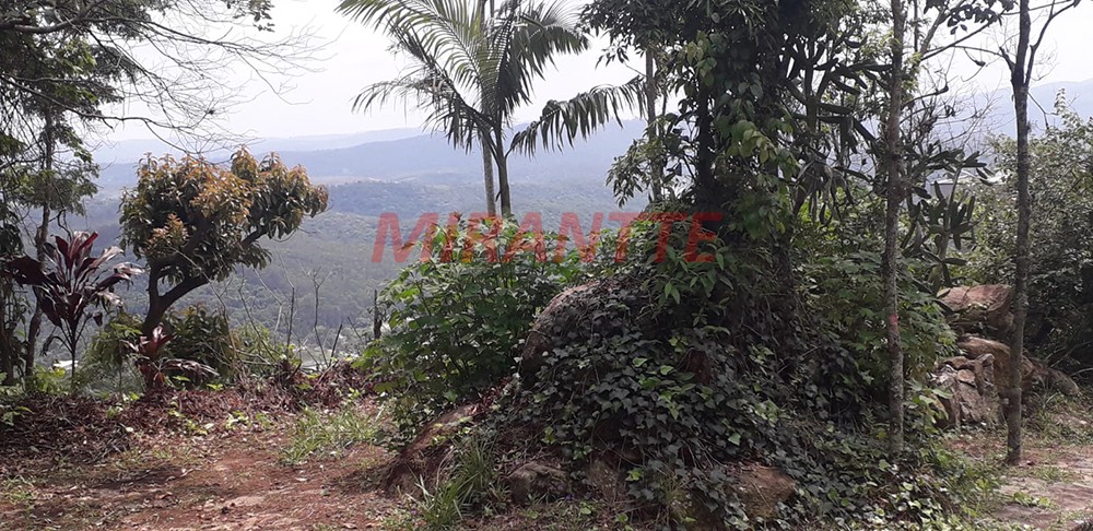 Terreno de 1754m² em Caieras