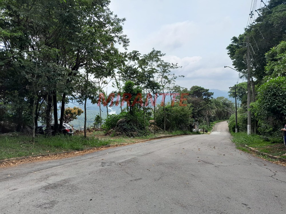 Terreno de 1754m² em Caieras