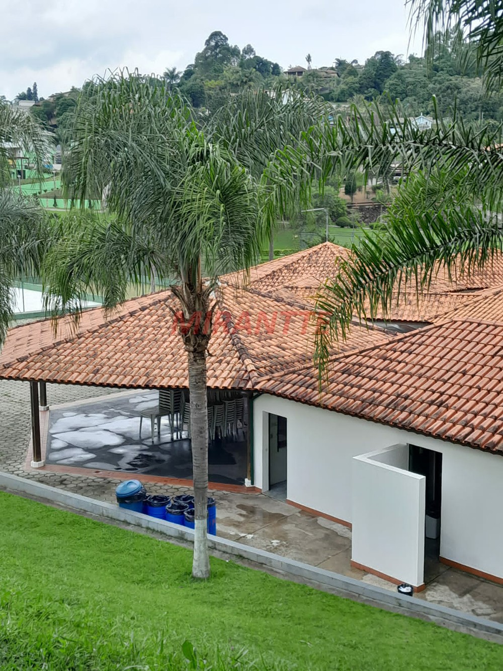 Terreno de 1754m² em Caieras
