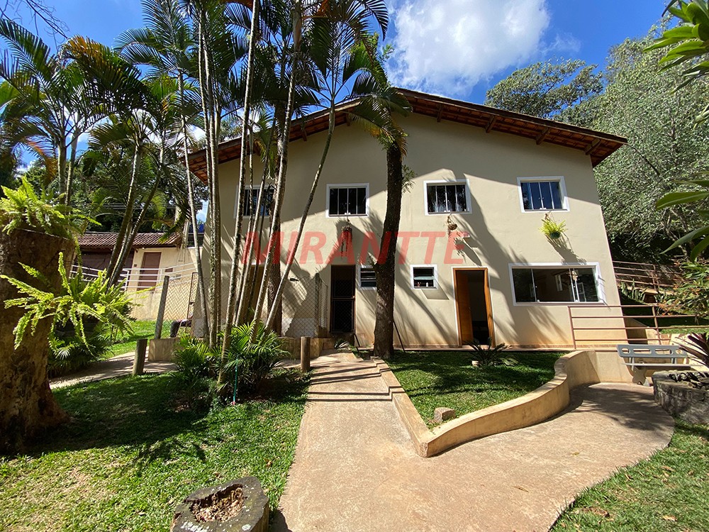 Sobrado de 700m² com 7 quartos em Serra Da Cantareira