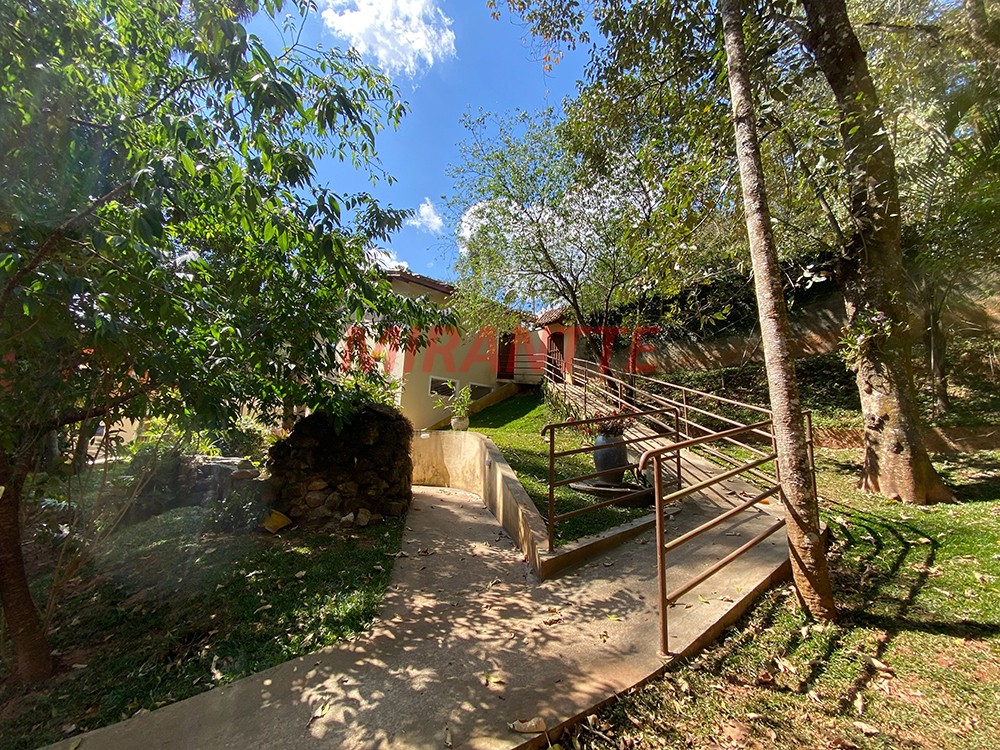 Sobrado de 700m² com 7 quartos em Serra Da Cantareira