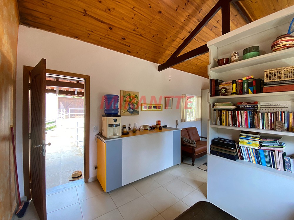 Sobrado de 700m² com 7 quartos em Serra Da Cantareira