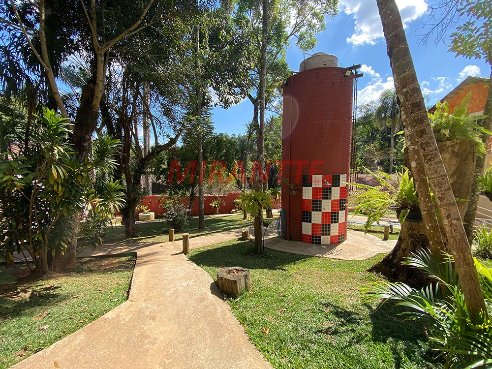 Sobrado de 700m² com 7 quartos em Serra Da Cantareira