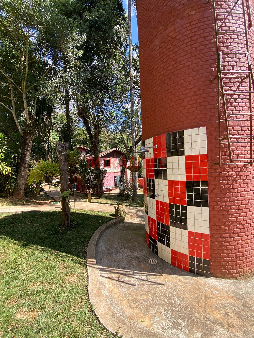 Sobrado de 700m² com 7 quartos em Serra Da Cantareira