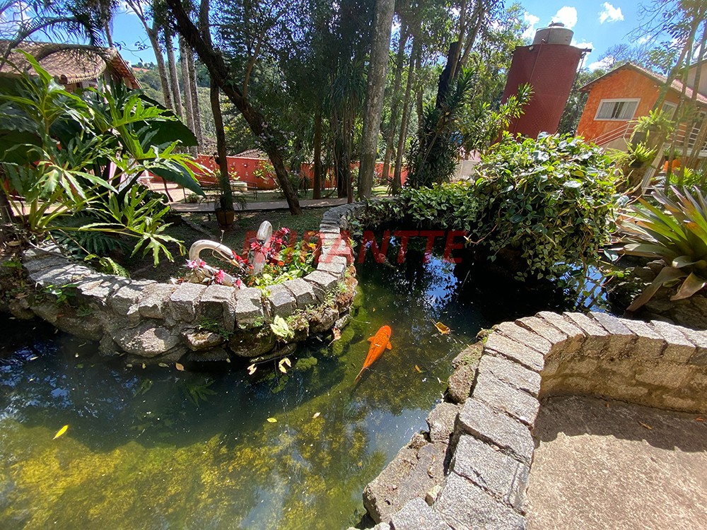 Sobrado de 700m² com 7 quartos em Serra Da Cantareira