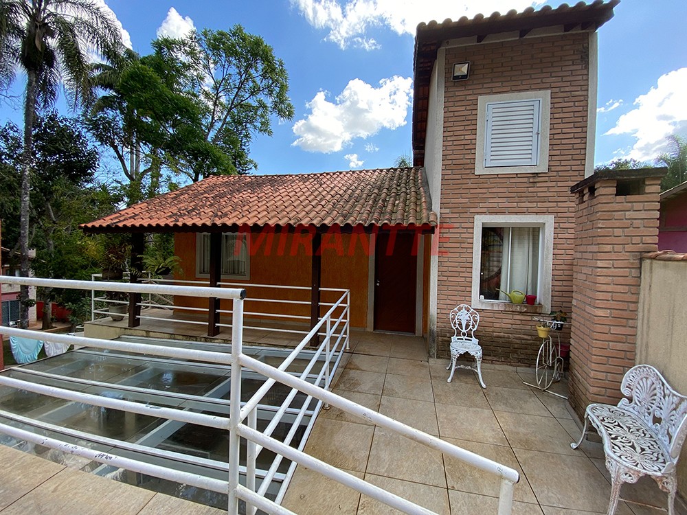 Sobrado de 700m² com 7 quartos em Serra Da Cantareira