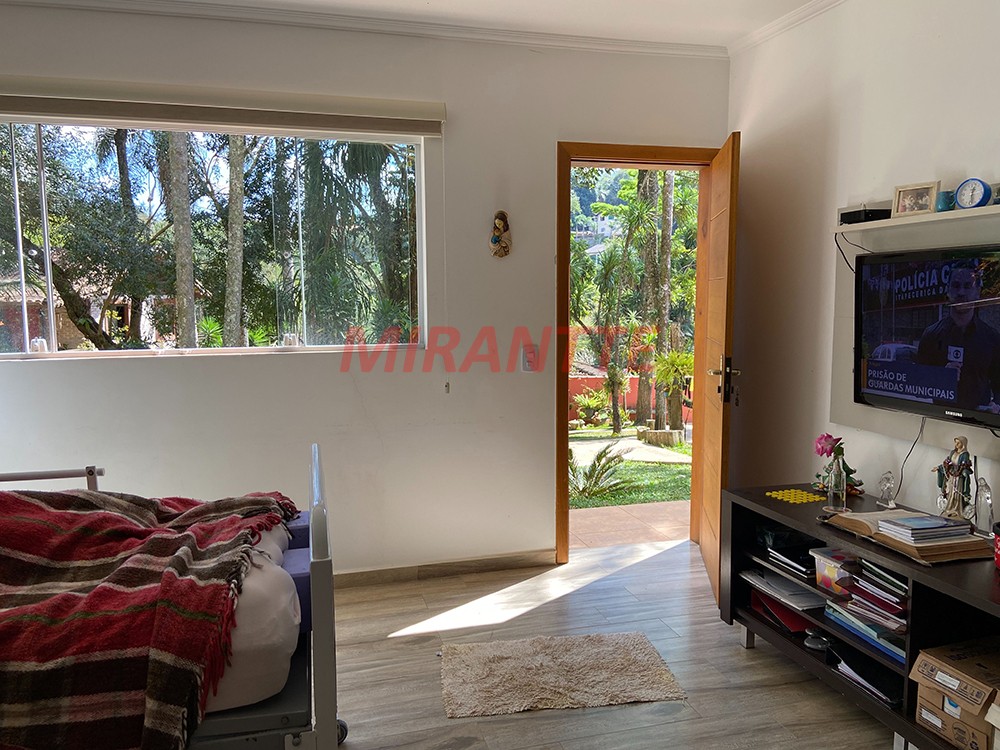 Sobrado de 700m² com 7 quartos em Serra Da Cantareira