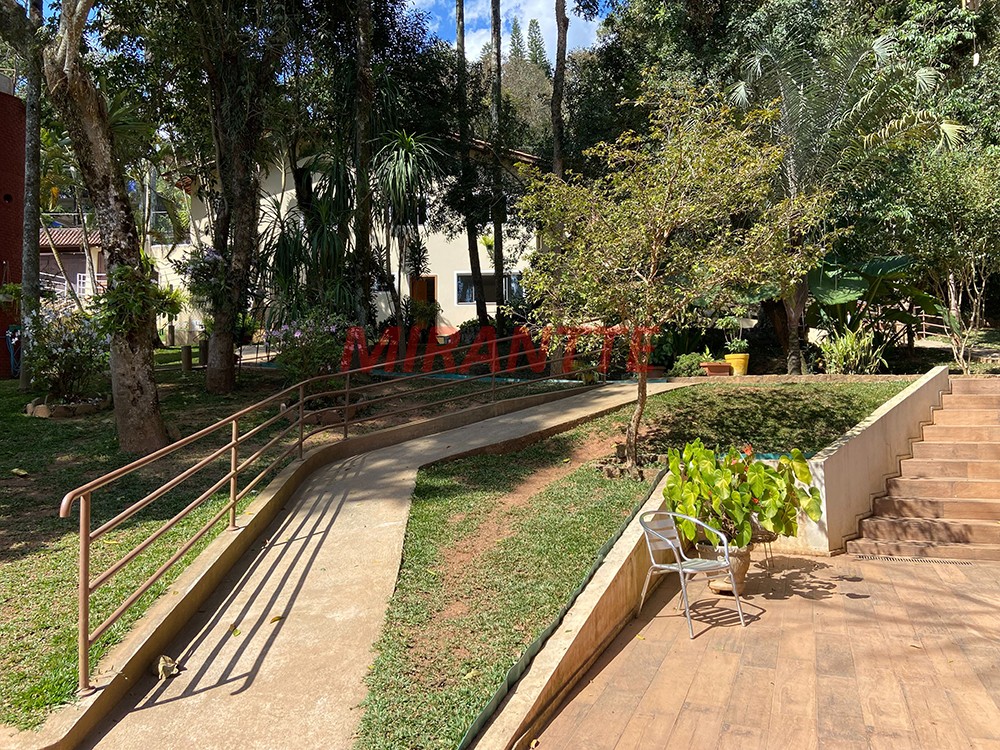 Sobrado de 700m² com 7 quartos em Serra Da Cantareira