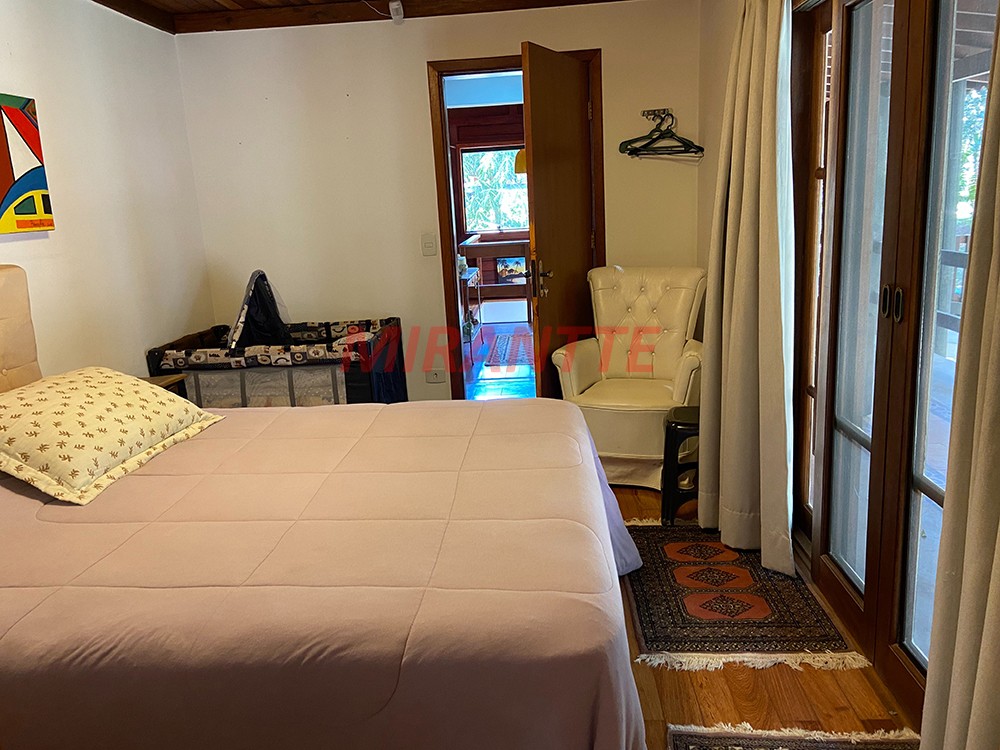Sobrado de 700m² com 7 quartos em Serra Da Cantareira