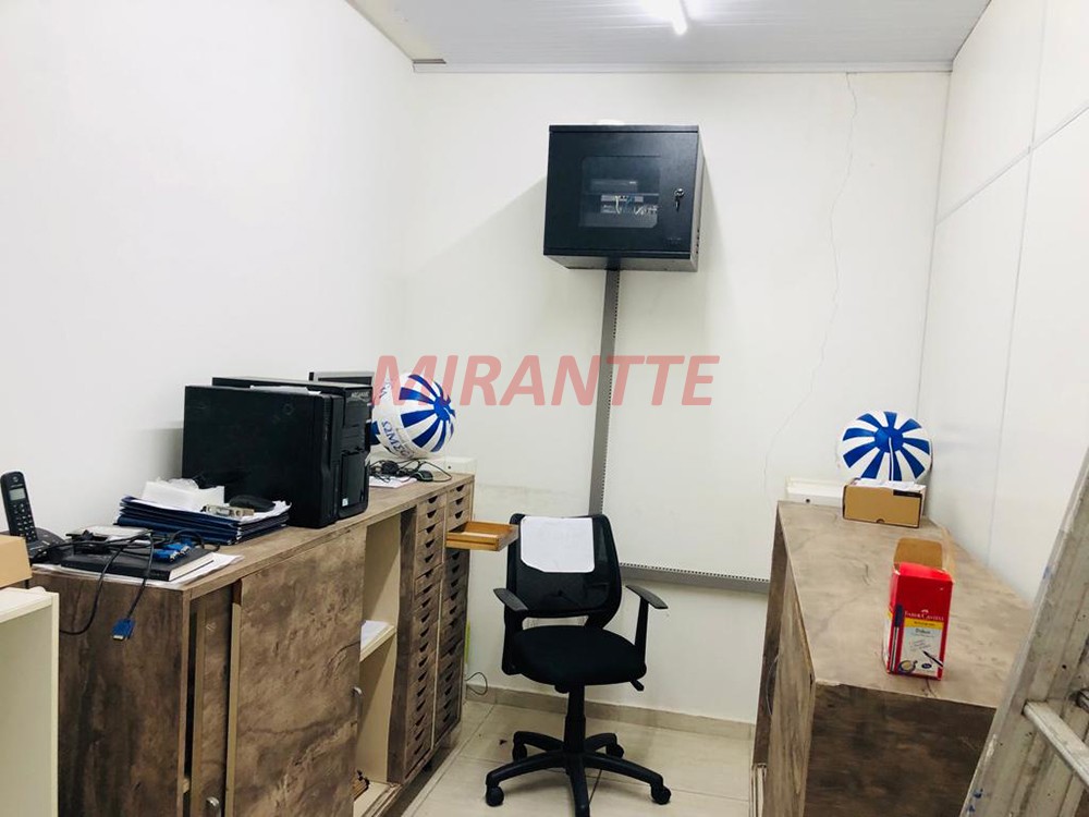 Comercial de 220m² em Casa Verde