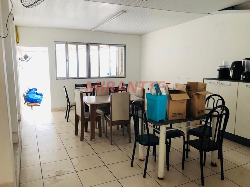 Comercial de 220m² em Casa Verde