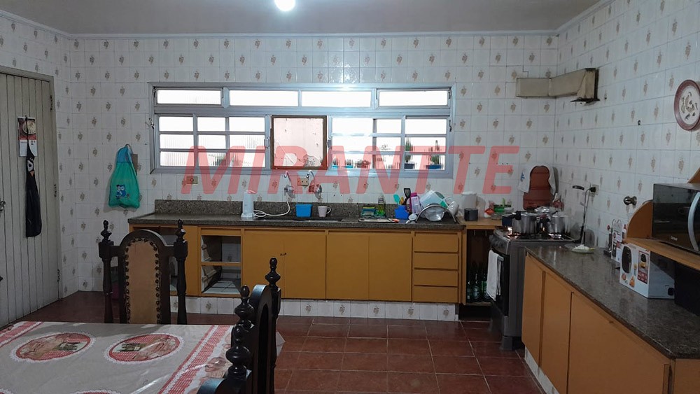 Sobrado de 297m² com 4 quartos em Vila Medeiros