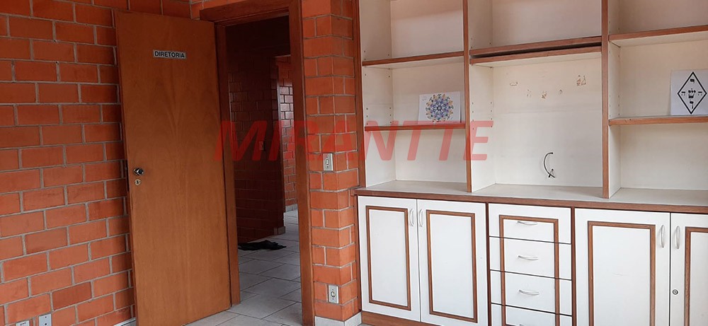 Sobrado de 270m² com 3 quartos em Limão