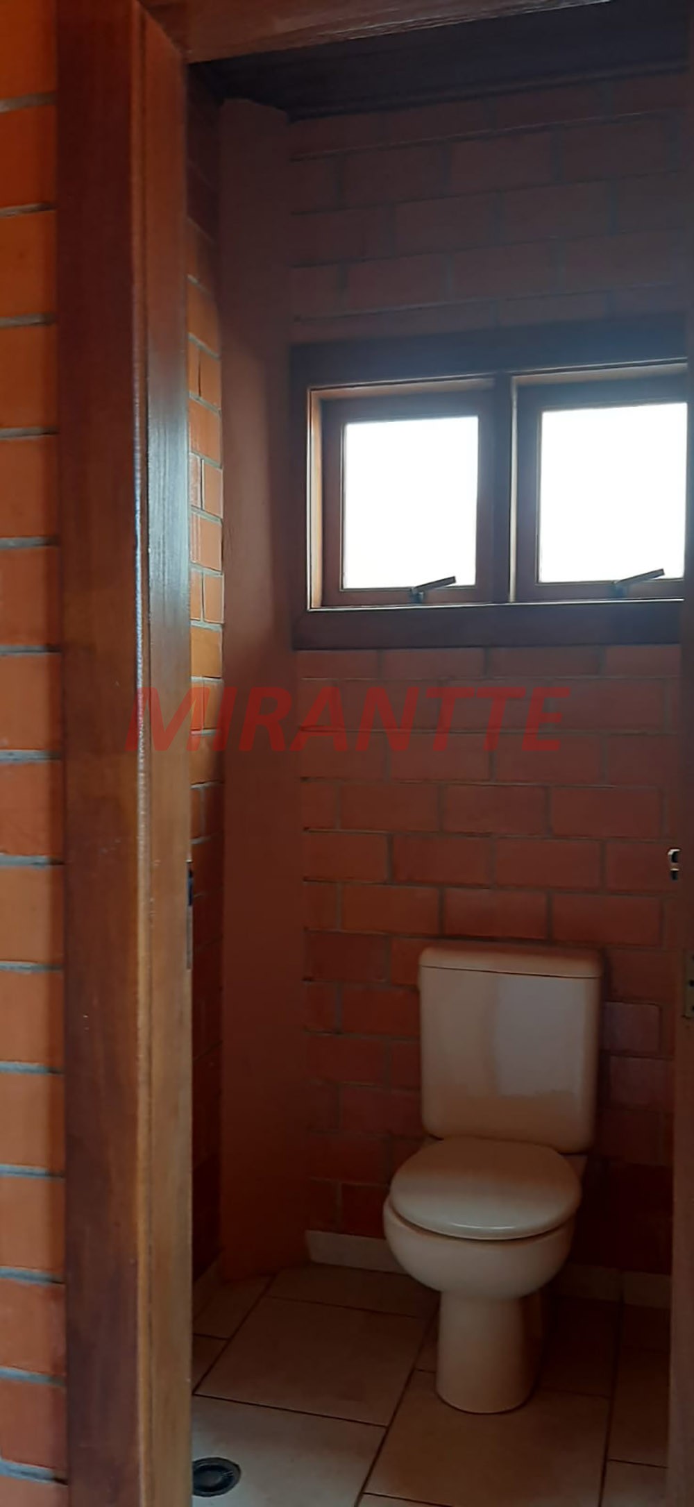 Sobrado de 270m² com 3 quartos em Limão