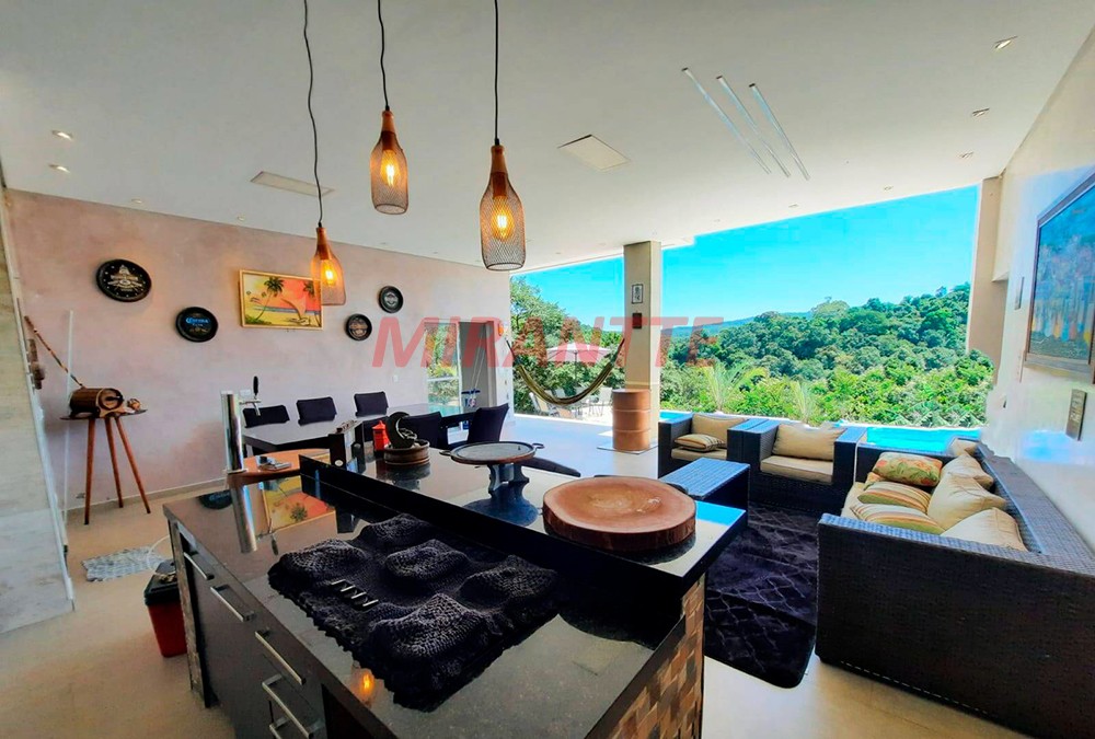 Sobrado de 600m² com 4 quartos em Santa Inês