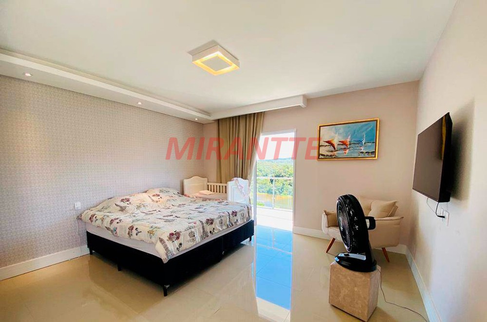 Sobrado de 600m² com 4 quartos em Santa Inês