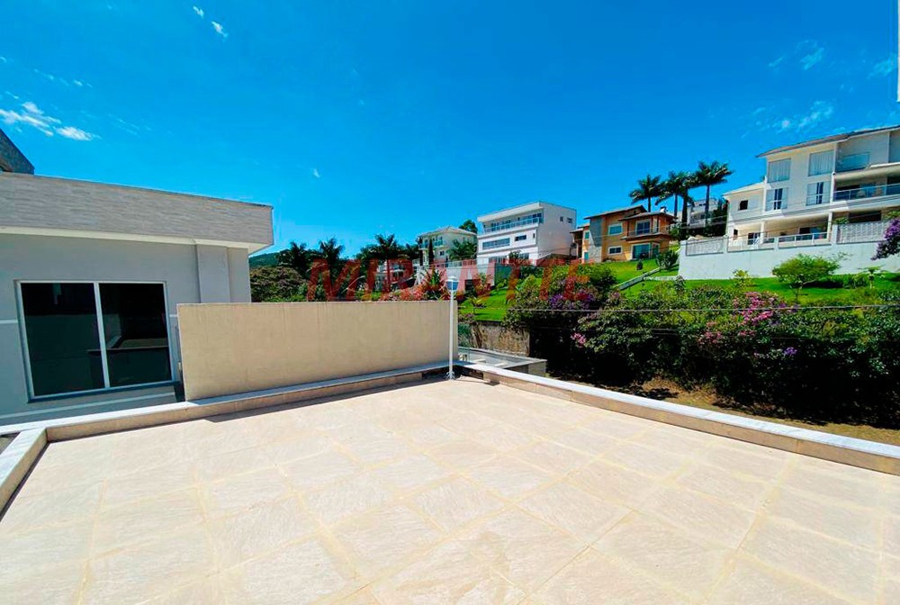 Sobrado de 600m² com 4 quartos em Santa Inês