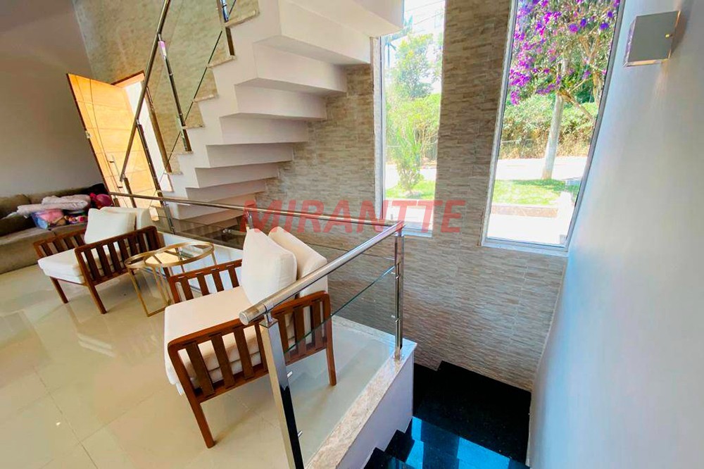 Sobrado de 600m² com 4 quartos em Santa Inês