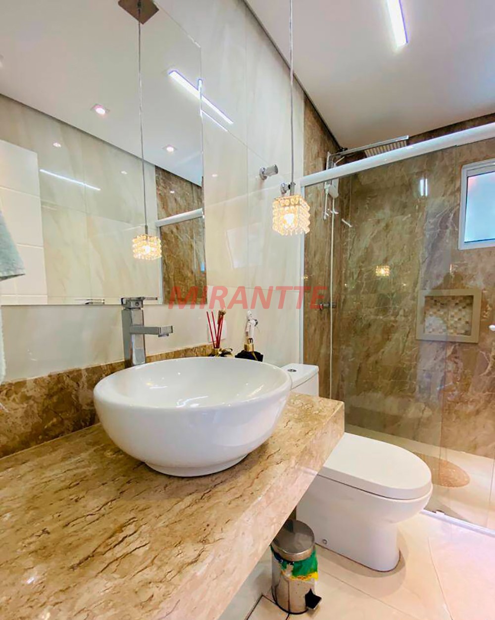 Sobrado de 600m² com 4 quartos em Santa Inês
