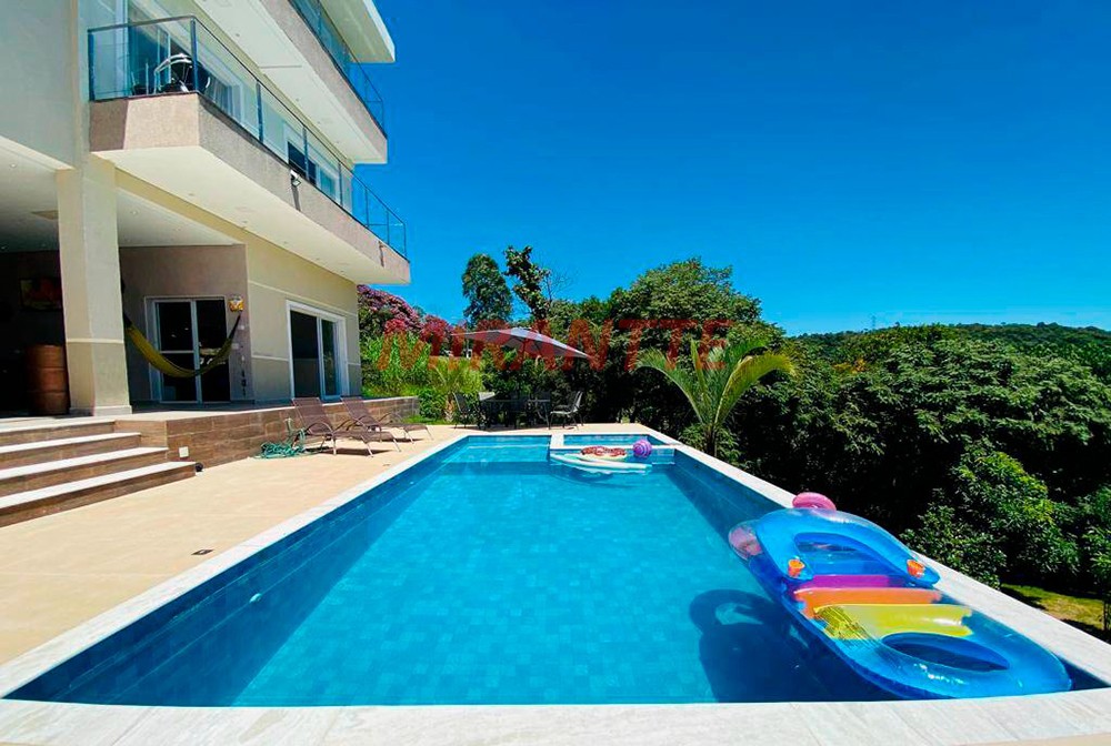 Sobrado de 600m² com 4 quartos em Santa Inês