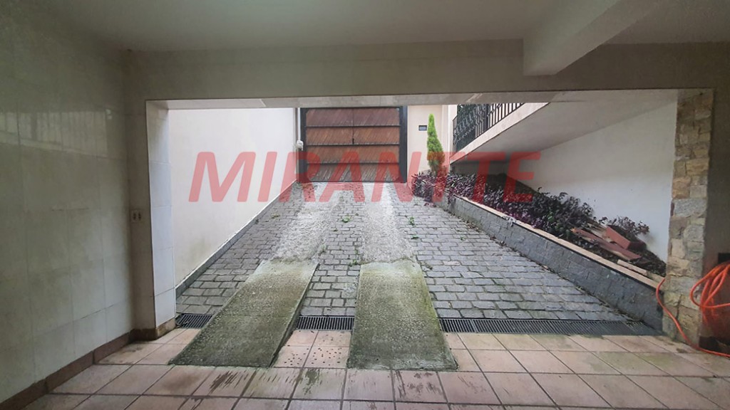 Sobrado de 211m² com 3 quartos em Vila Irmaos Arnoni