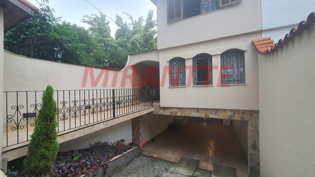 Sobrado de 211m² com 3 quartos em Vila Irmaos Arnoni