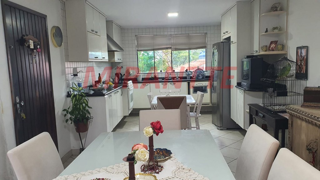 Sobrado de 211m² com 3 quartos em Vila Irmaos Arnoni