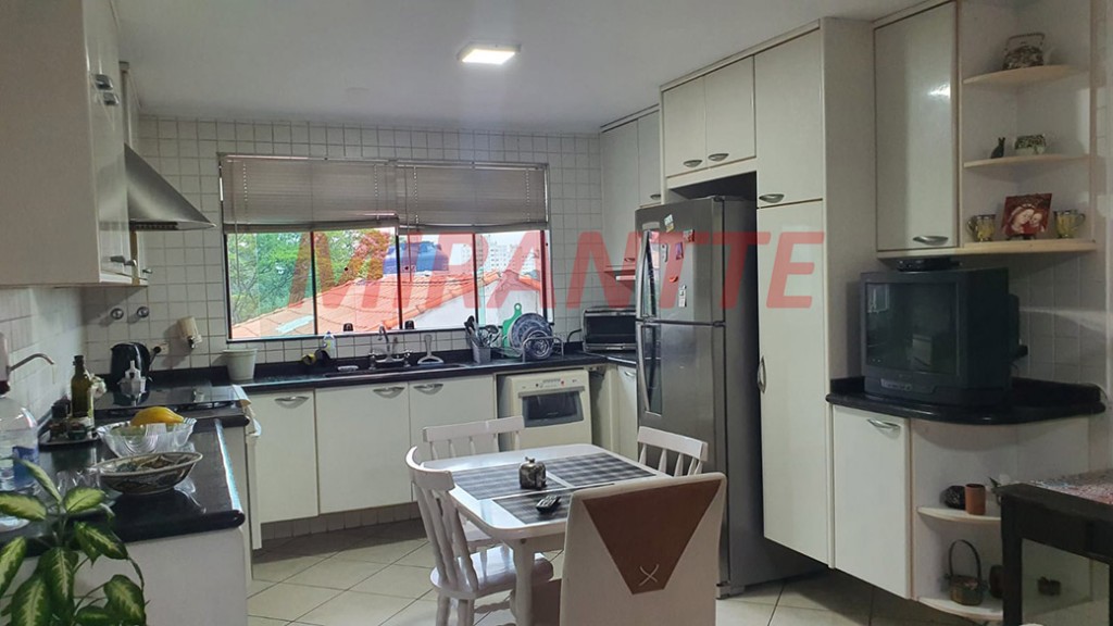 Sobrado de 211m² com 3 quartos em Vila Irmaos Arnoni