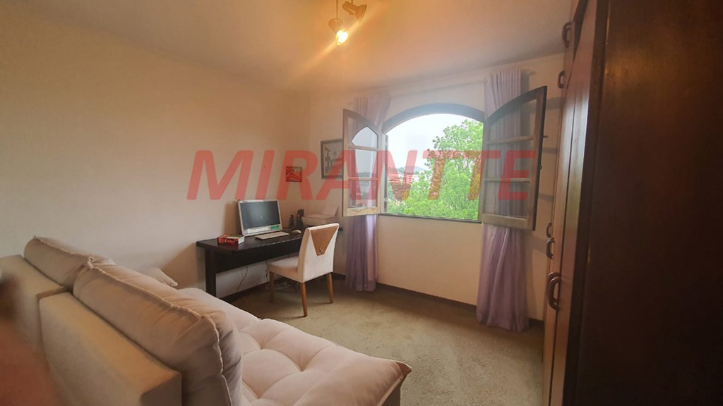 Sobrado de 211m² com 3 quartos em Vila Irmaos Arnoni