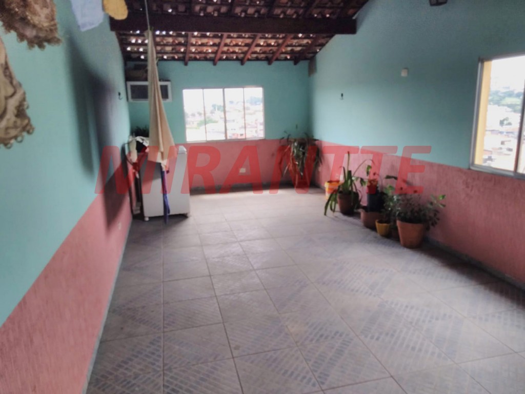 Sobrado de 270m² com 3 quartos em Picanço